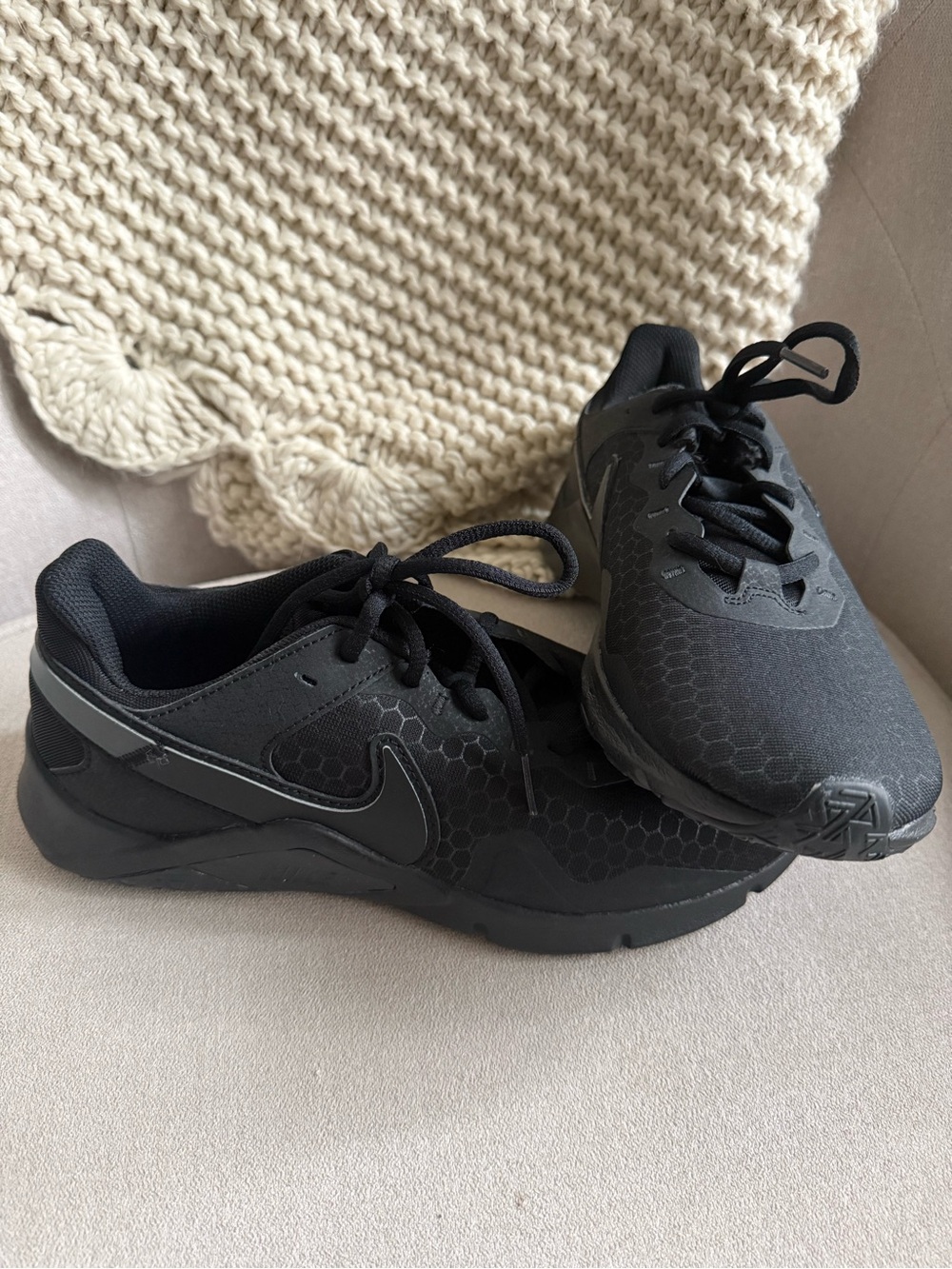 Nike Black Mesh Hex-Pattern Athletic Sneakers